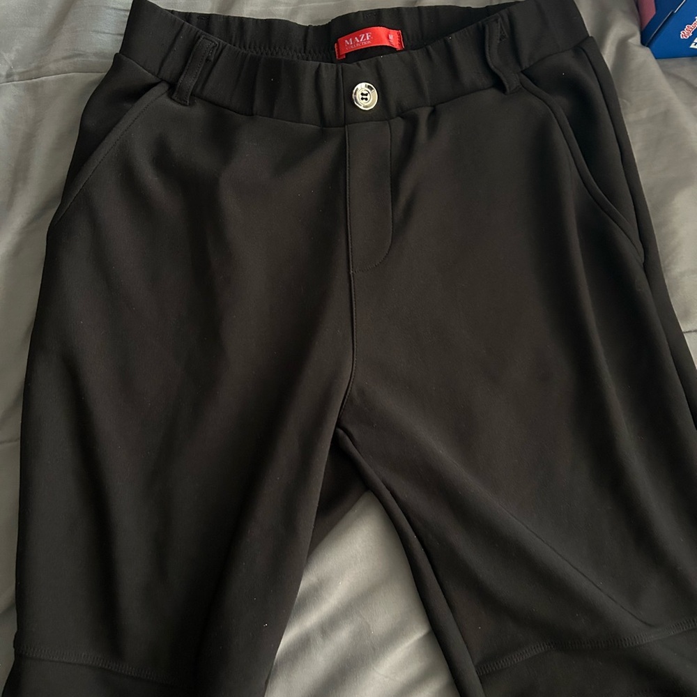 ♥️ Maze Women’s Black Shorts